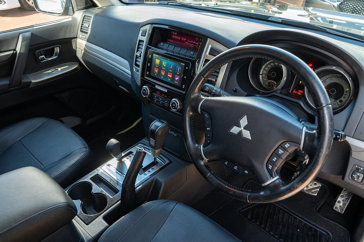 2020 Mitsubishi Pajero Exceed NX