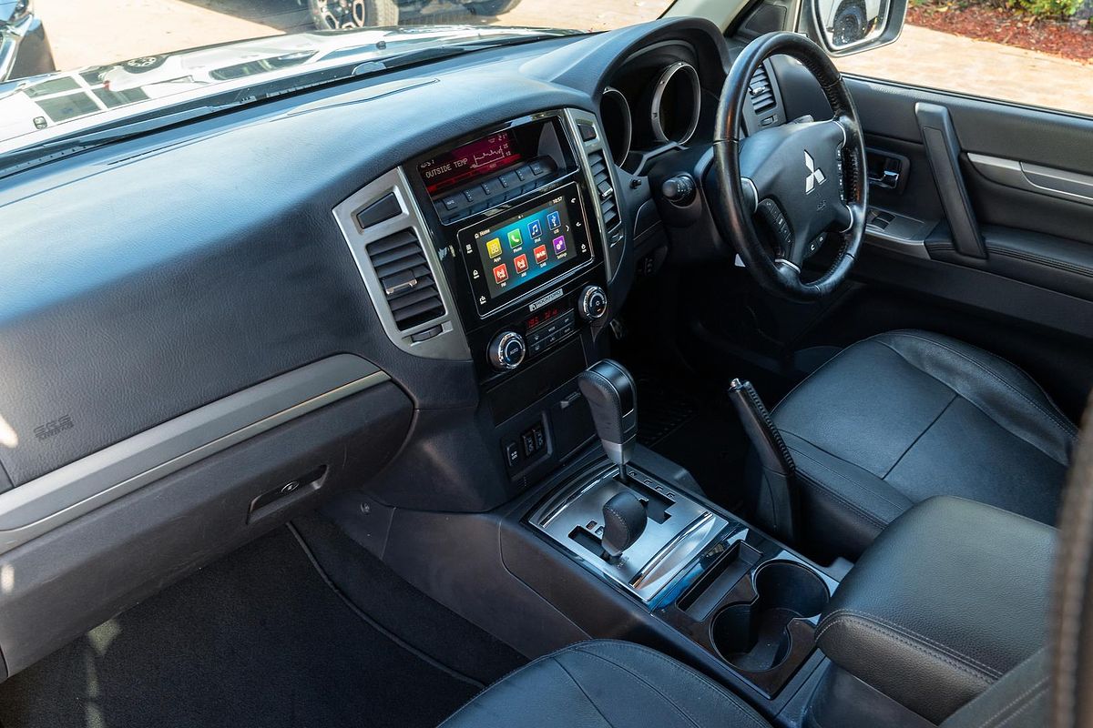 2020 Mitsubishi Pajero Exceed NX