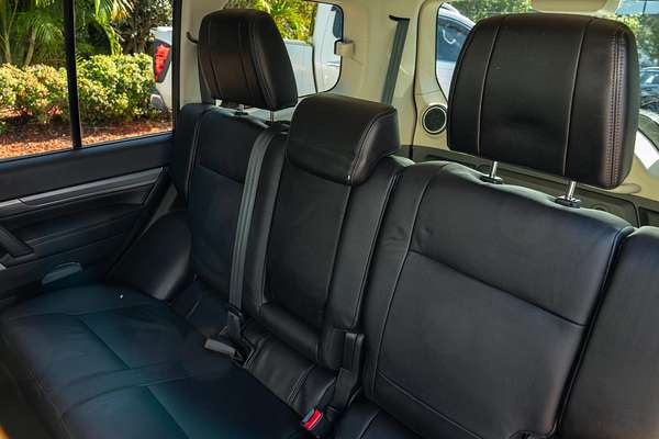 2020 Mitsubishi Pajero Exceed NX