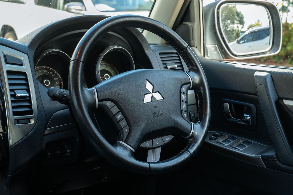 2020 Mitsubishi Pajero Exceed NX