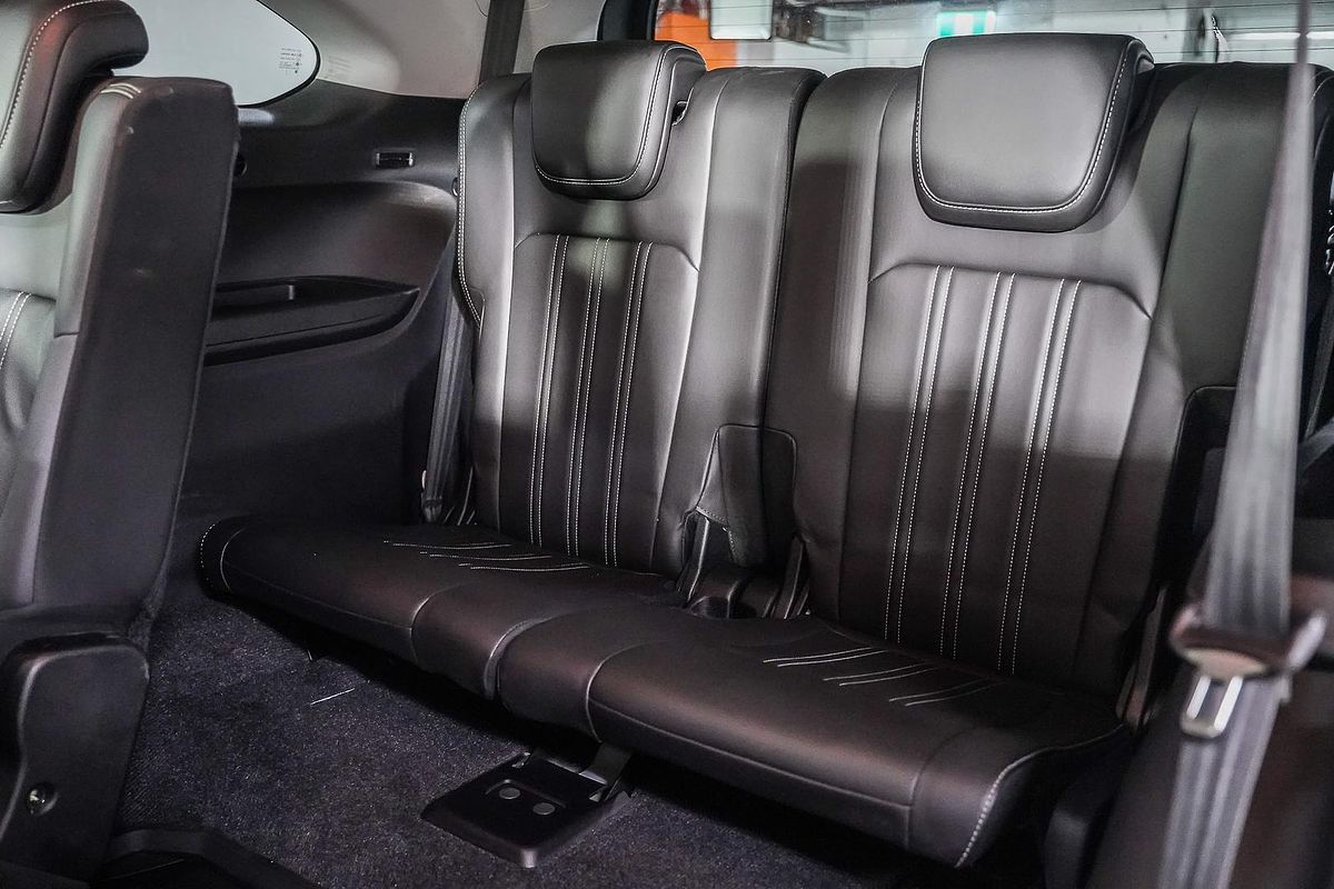 2023 Isuzu MU-X LS-T