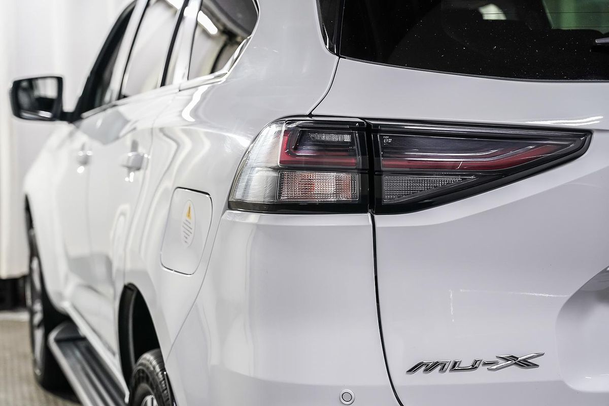 2023 Isuzu MU-X LS-T