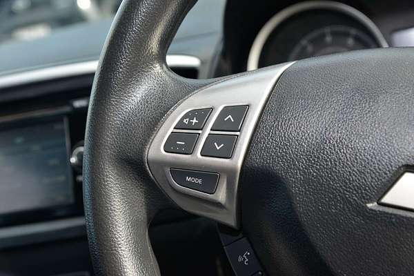 2015 Mitsubishi LANCER ES Sport CJ
