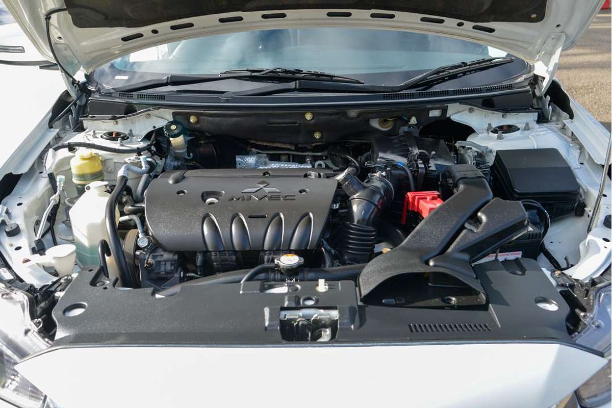 2015 Mitsubishi LANCER ES Sport CJ