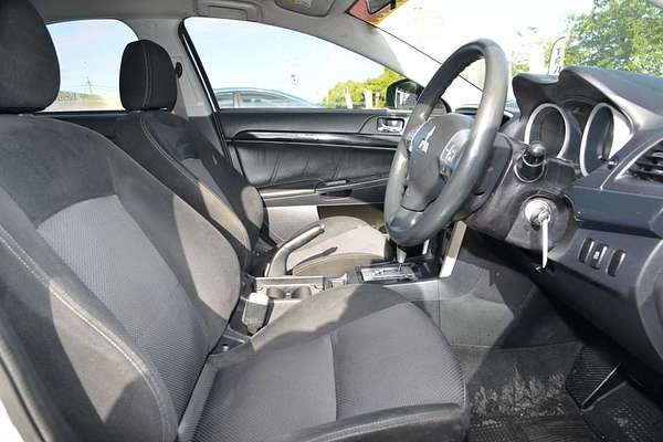2015 Mitsubishi LANCER ES Sport CJ