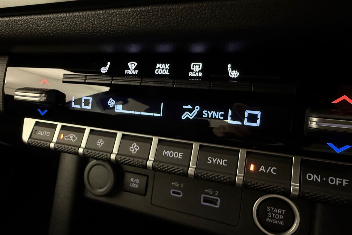 2025 Mitsubishi MV4Z40