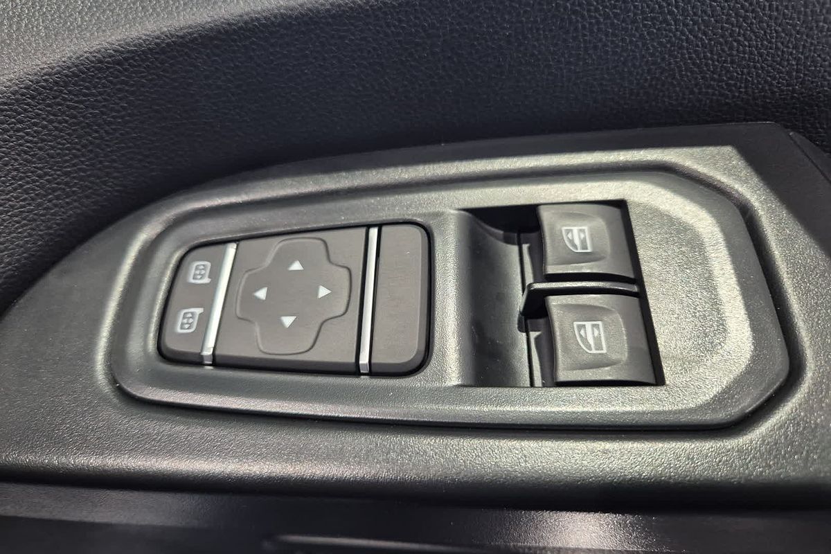 2025 Renault Trafic Pro X82 SWB