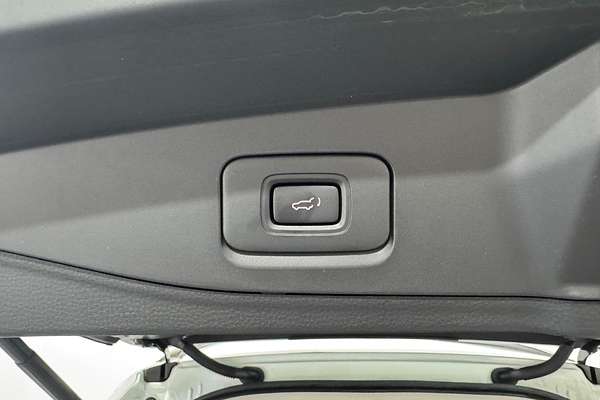 2025 Isuzu MU-X LS-U
