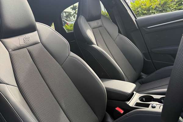 2024 Audi A3 35 TFSI S line GY