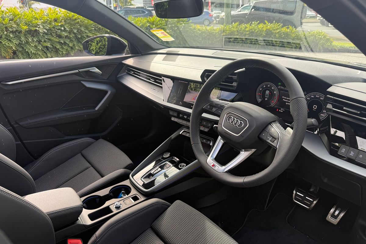 2024 Audi A3 35 TFSI S line GY