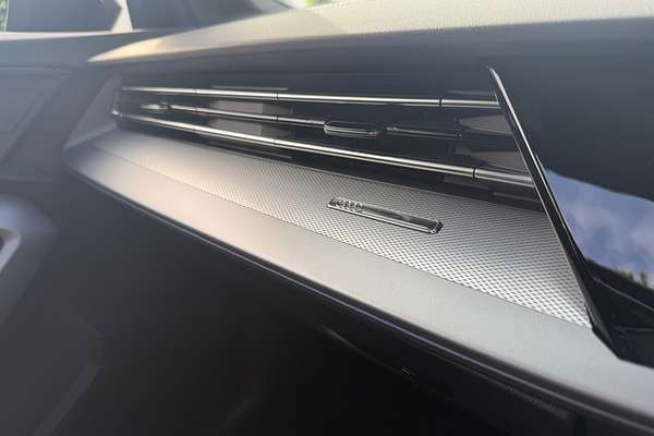 2024 Audi A3 35 TFSI S line GY