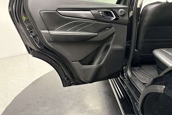 2021 Isuzu MU-X LS-T