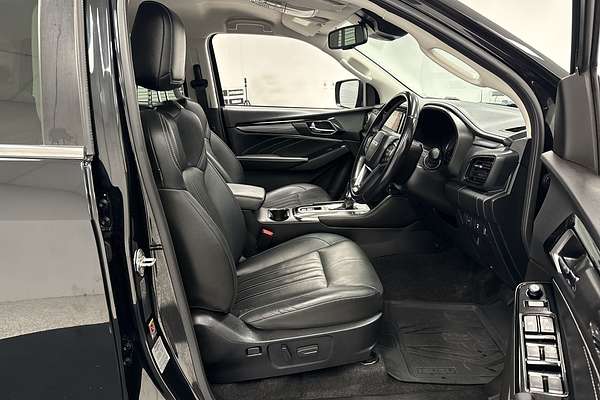 2021 Isuzu MU-X LS-T