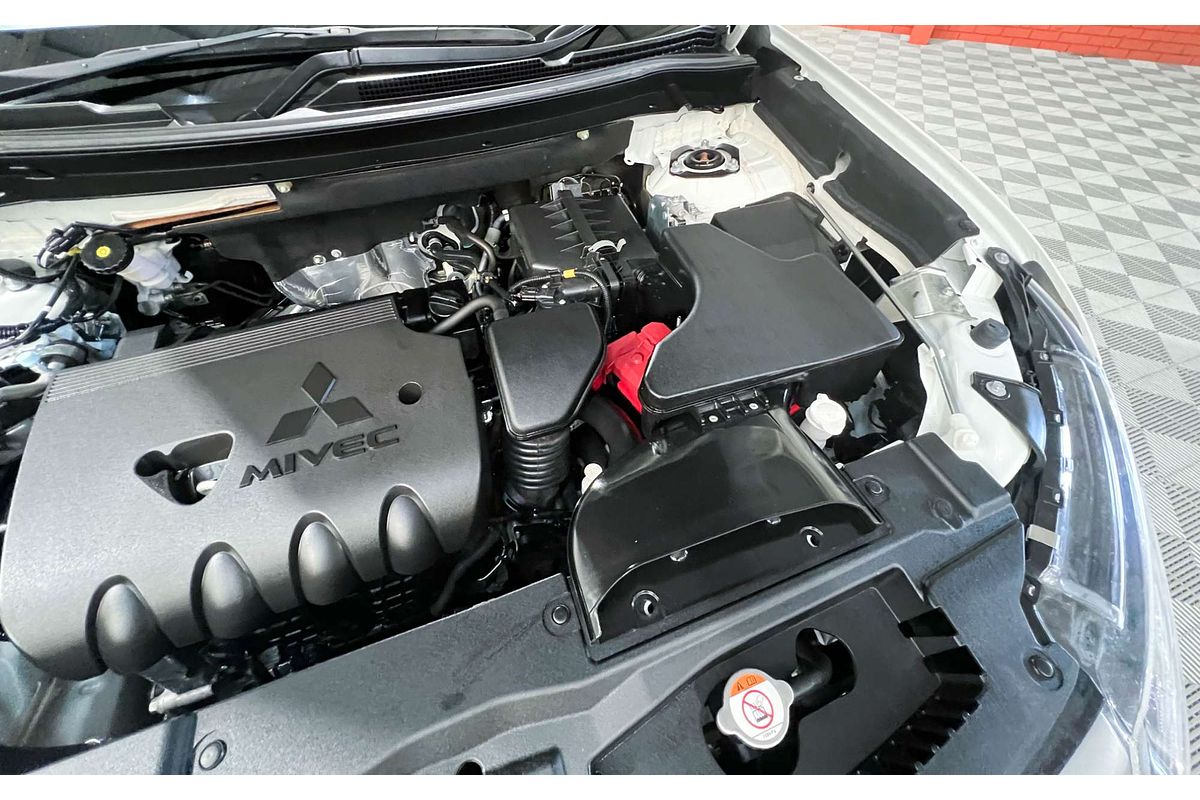 2020 Mitsubishi Outlander ES ADAS ZL