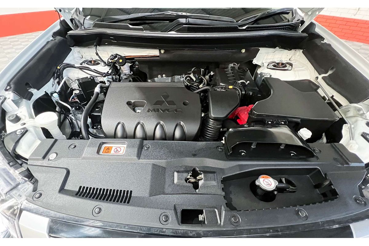 2020 Mitsubishi Outlander ES ADAS ZL