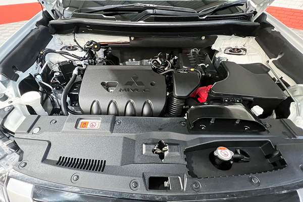 2020 Mitsubishi Outlander ES ADAS ZL