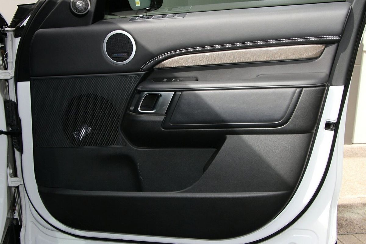 2020 Land Rover Discovery SD6 HSE Series 5