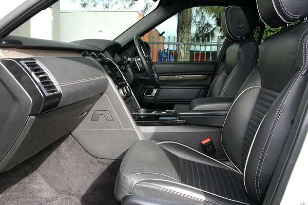 2020 Land Rover Discovery SD6 HSE Series 5