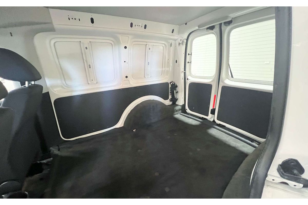 2015 Volkswagen Caddy TDI250 2KN SWB