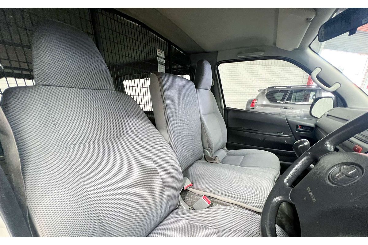 2007 Toyota Hiace KDH201R LWB
