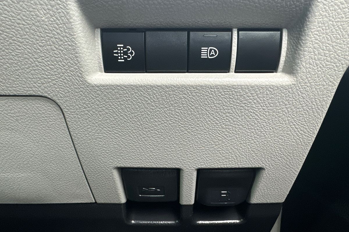 2021 Toyota Hiace GDH300R LWB