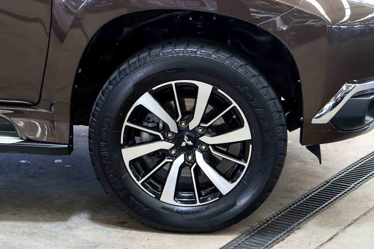 2017 Mitsubishi Pajero Sport GLS QE