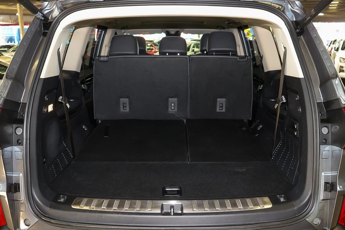 2024 LDV D90 Executive SV9A