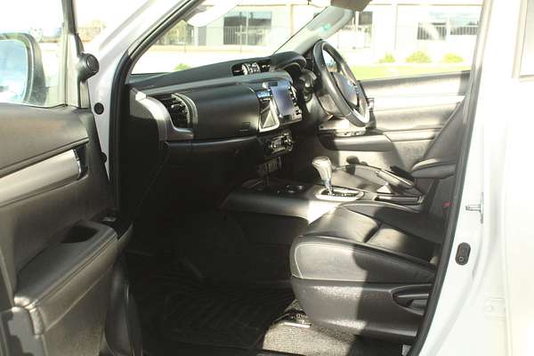 2020 Toyota Hilux SR5 GUN126R 4X4