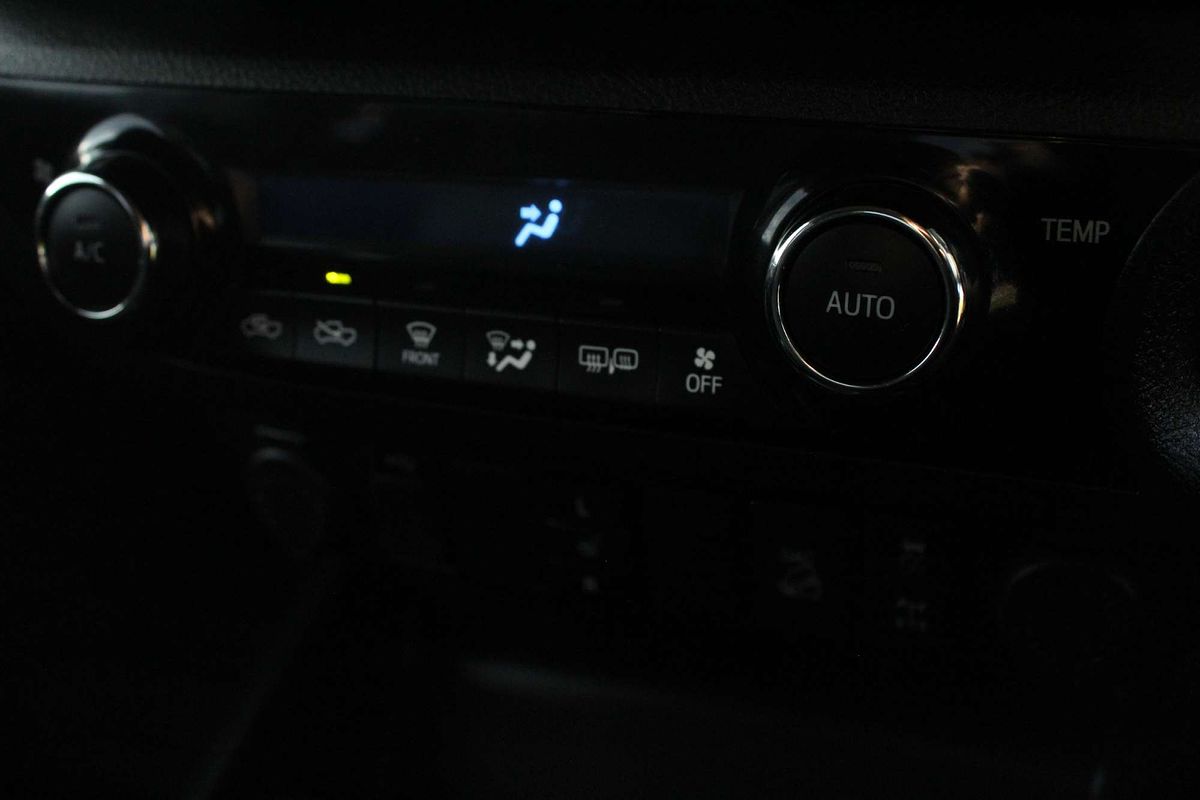 2020 Toyota Hilux SR5 GUN126R 4X4