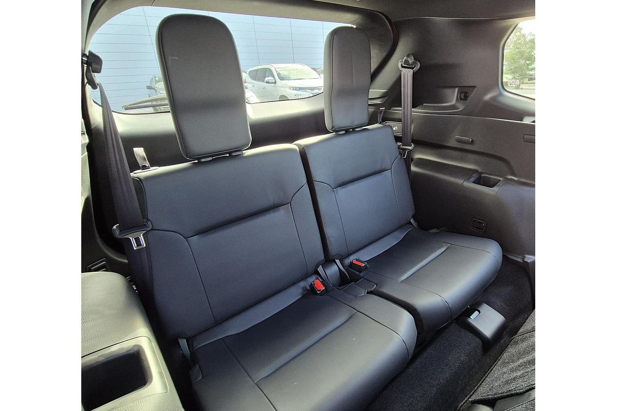 2025 Mitsubishi Outlander Black Edition ZM