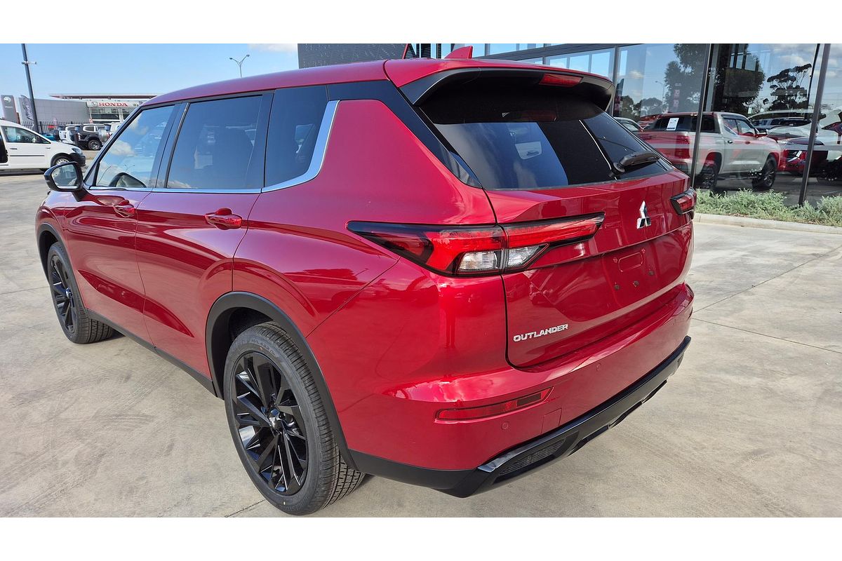 2025 Mitsubishi Outlander Black Edition ZM