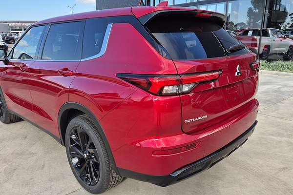 2025 Mitsubishi Outlander Black Edition ZM