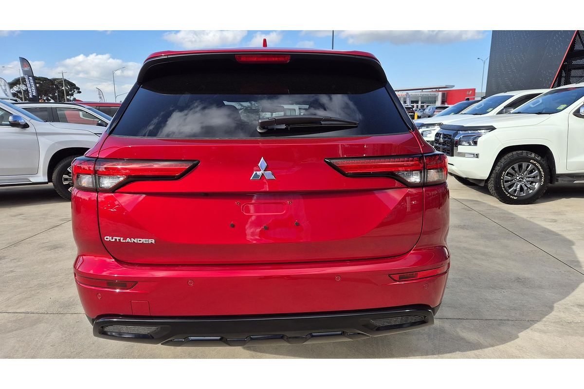 2025 Mitsubishi Outlander Black Edition ZM