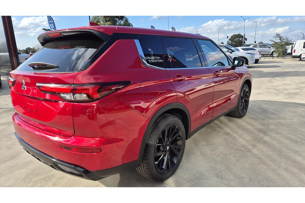 2025 Mitsubishi Outlander Black Edition ZM