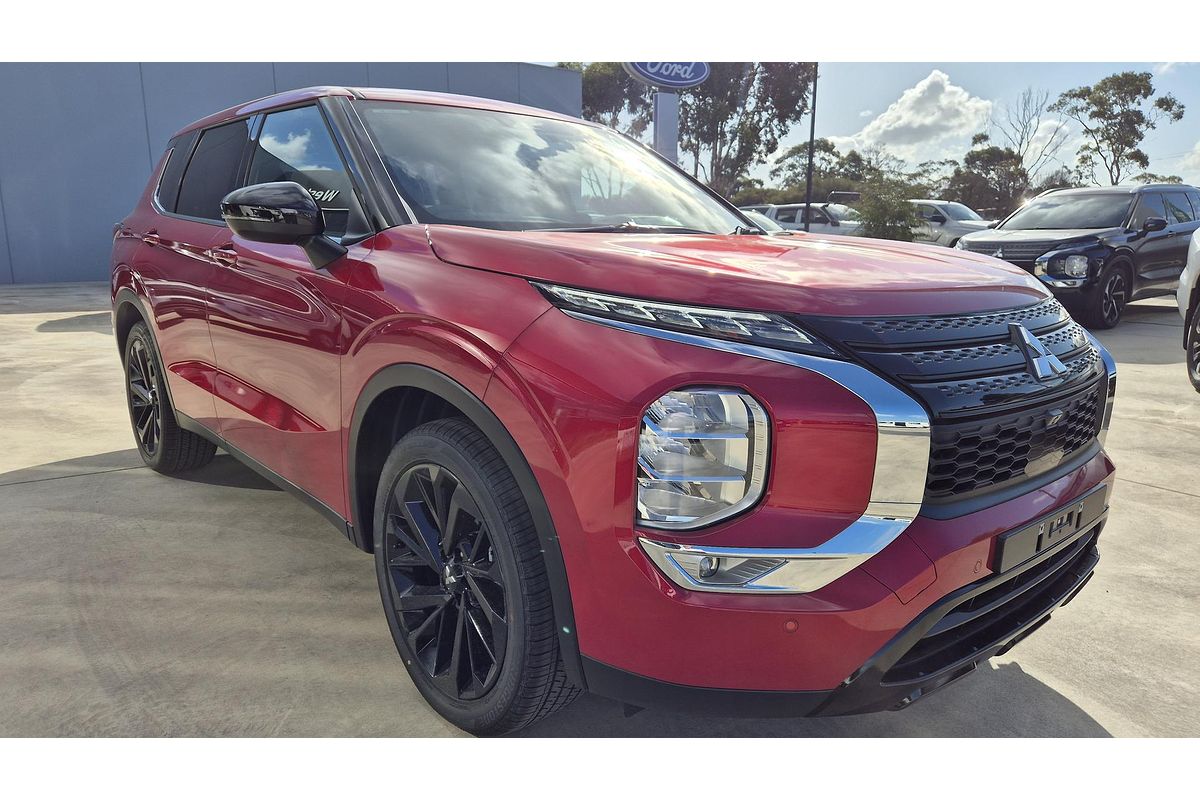 2025 Mitsubishi Outlander Black Edition ZM