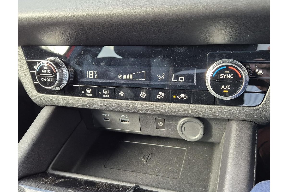 2025 Mitsubishi Outlander Black Edition ZM