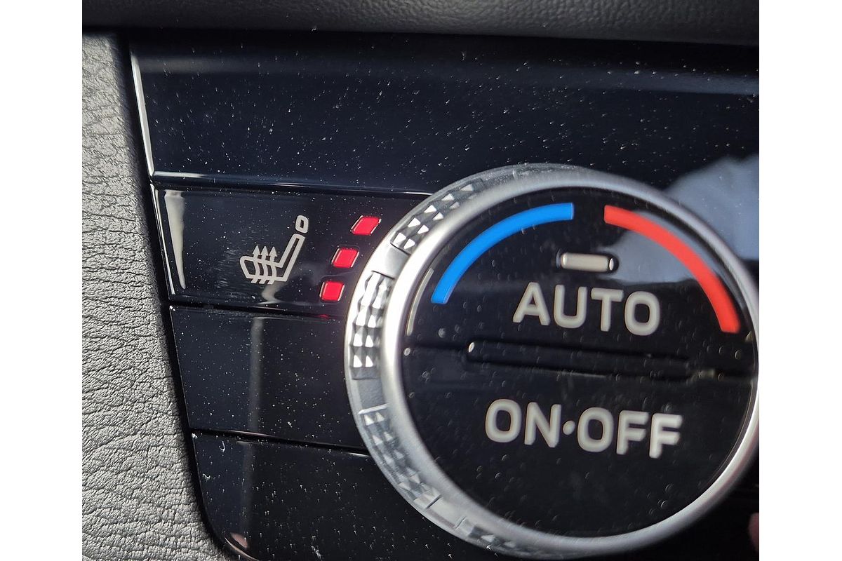 2025 Mitsubishi Outlander Black Edition ZM