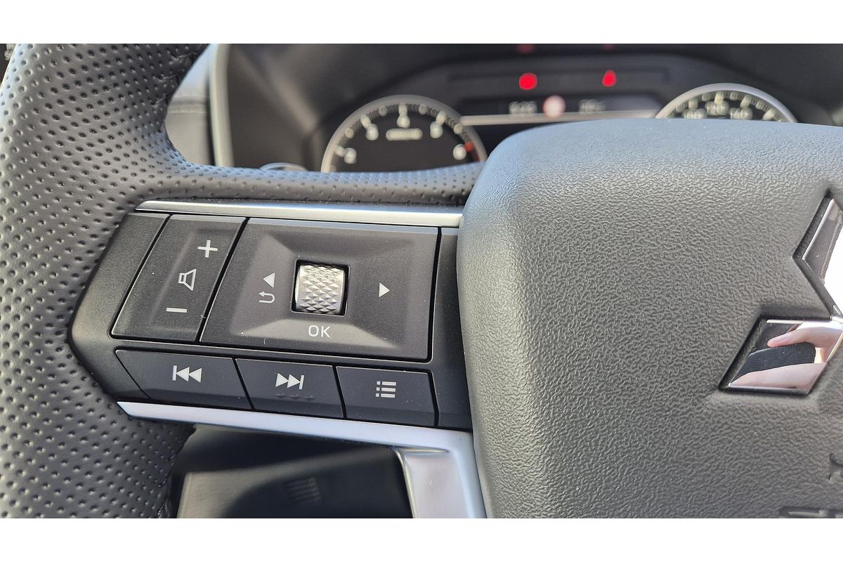 2025 Mitsubishi Outlander Black Edition ZM