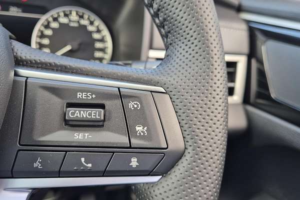 2025 Mitsubishi Outlander Black Edition ZM