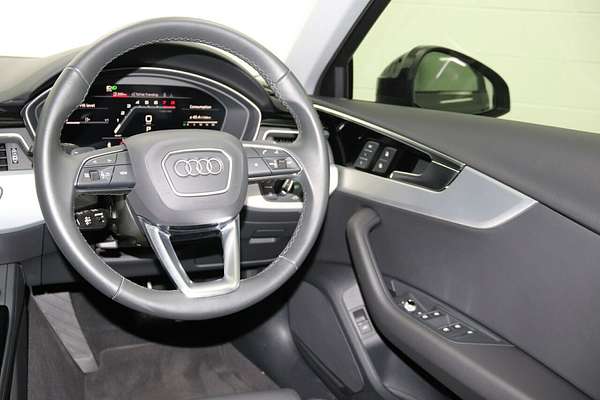 2023 Audi A4 45 TFSI S line B9