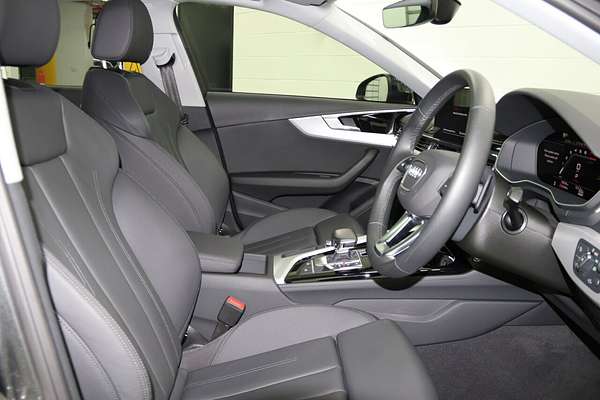 2023 Audi A4 45 TFSI S line B9