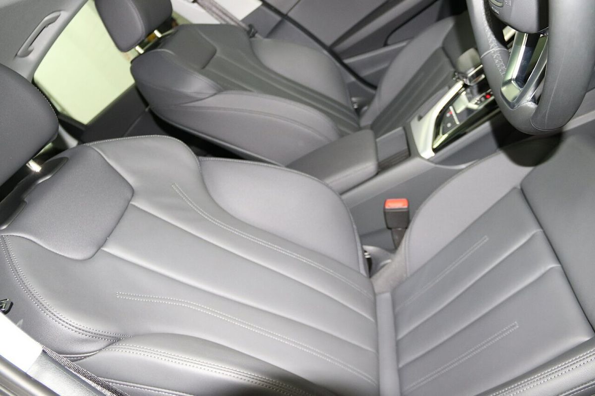 2023 Audi A4 45 TFSI S line B9