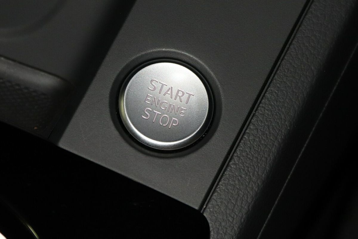 2023 Audi A4 45 TFSI S line B9