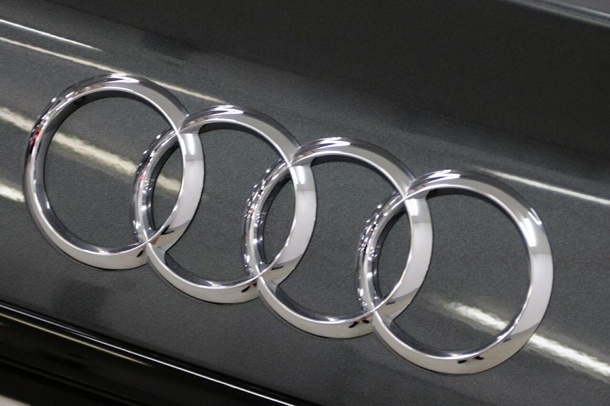 2023 Audi A4 45 TFSI S line B9