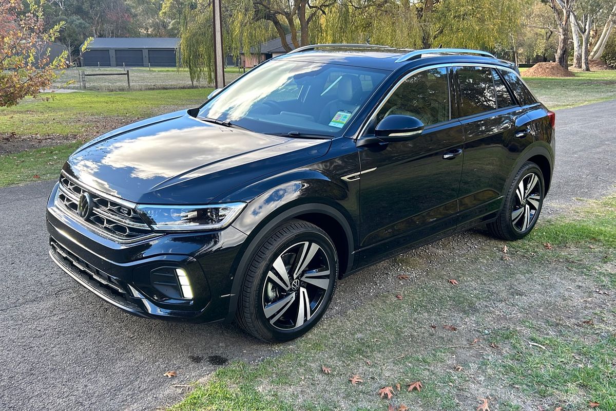 2025 Volkswagen T-Roc 140TSI R-Line D11