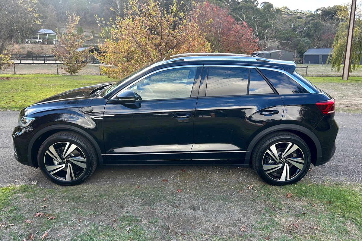 2025 Volkswagen T-Roc 140TSI R-Line D11