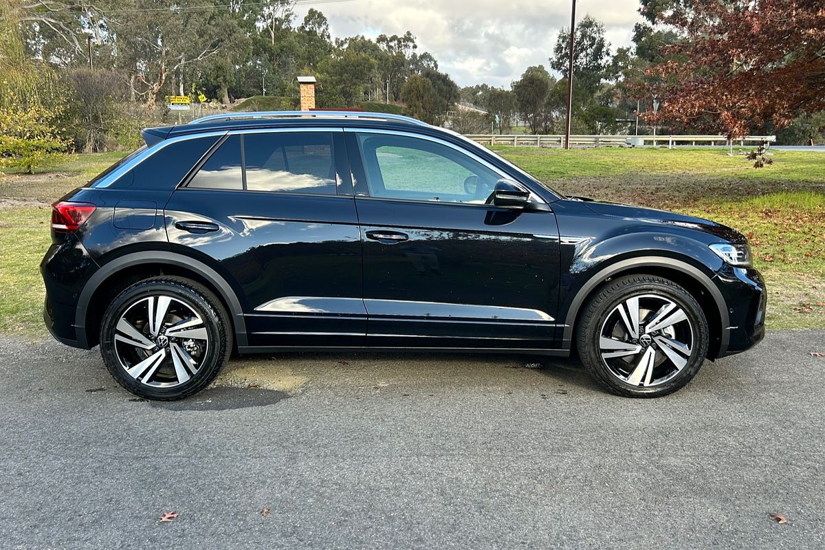 2025 Volkswagen T-Roc 140TSI R-Line D11