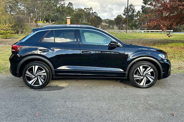 2025 Volkswagen T-Roc 140TSI R-Line D11