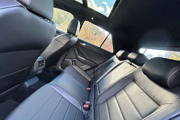 2025 Volkswagen T-Roc 140TSI R-Line D11