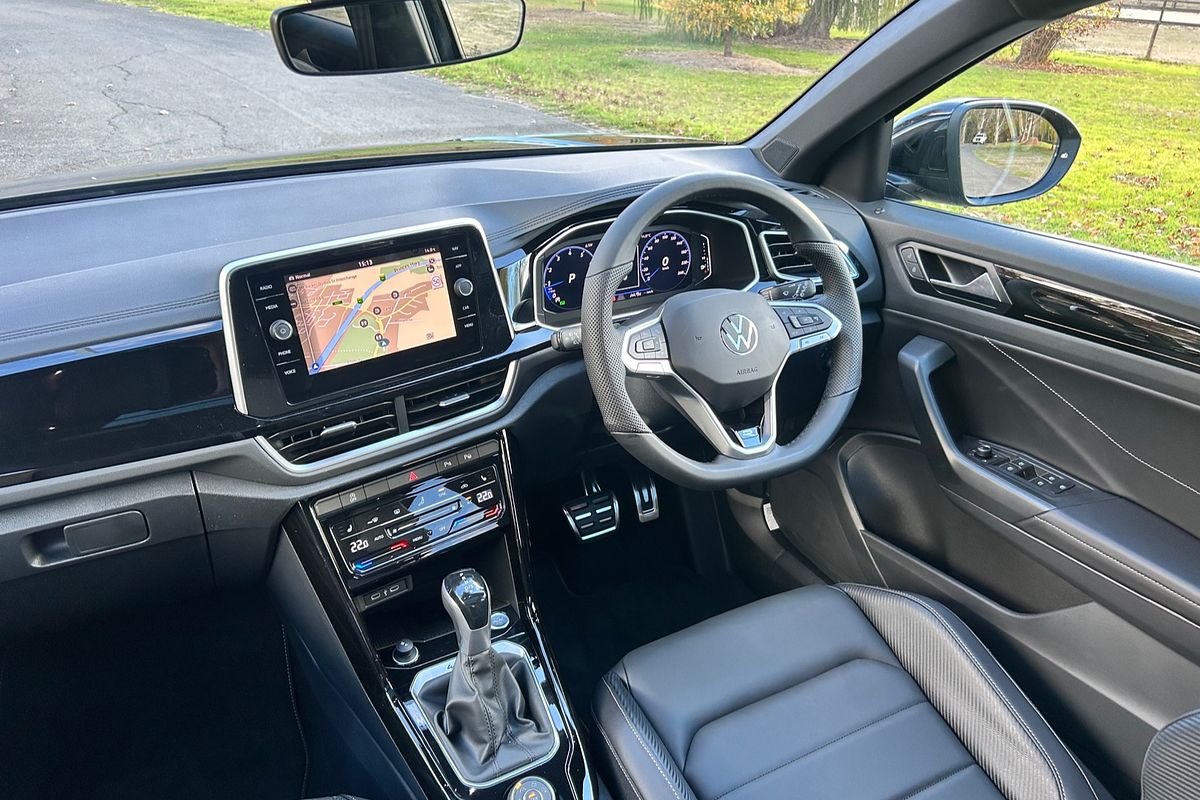 2025 Volkswagen T-Roc 140TSI R-Line D11